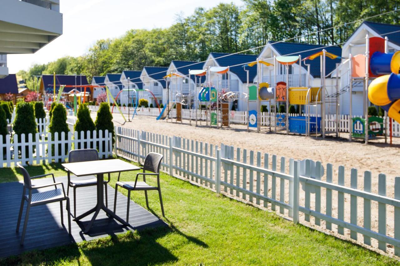 Collins Holiday Ustronie Morskie Extérieur photo
