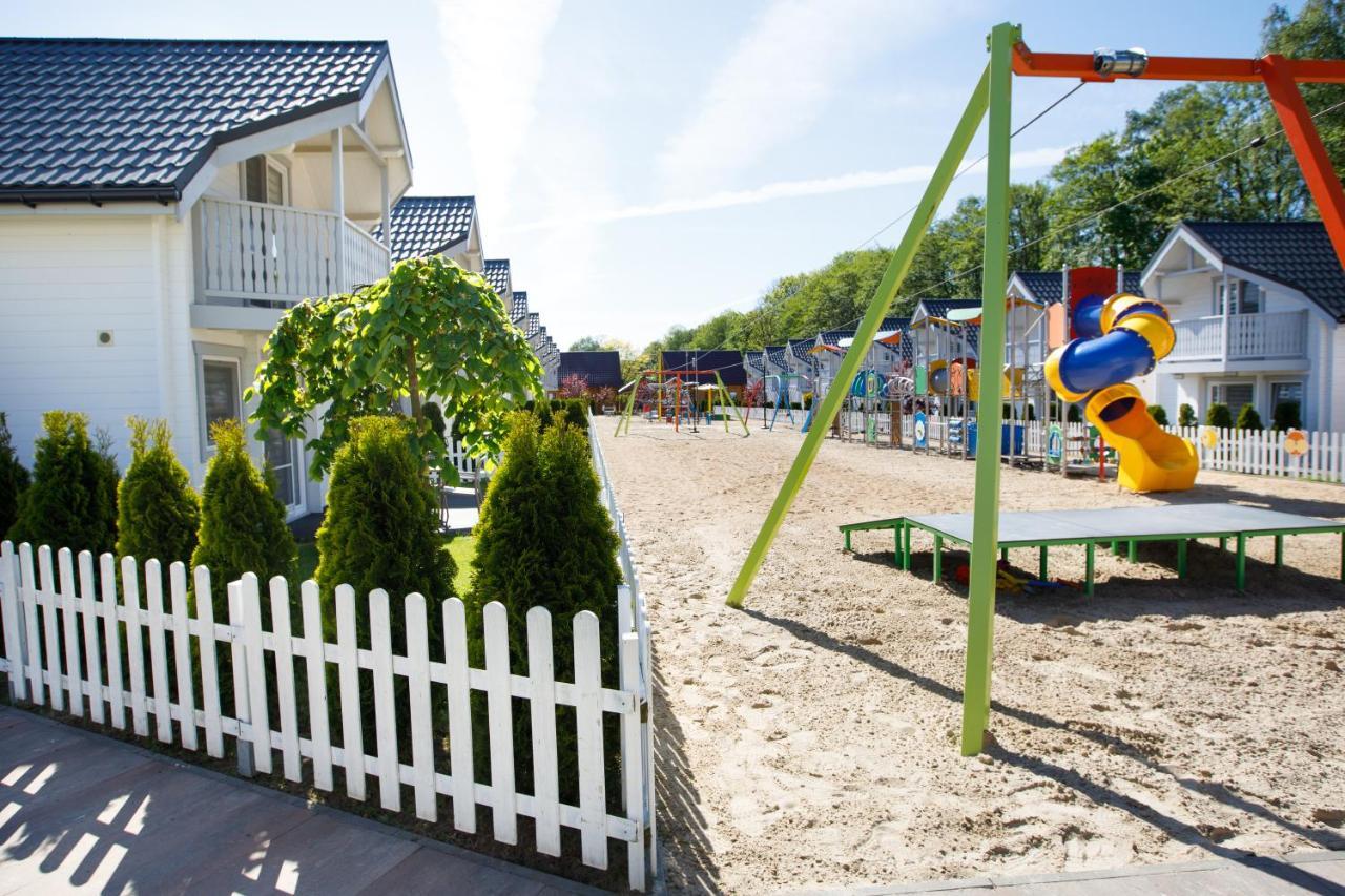 Collins Holiday Ustronie Morskie Extérieur photo
