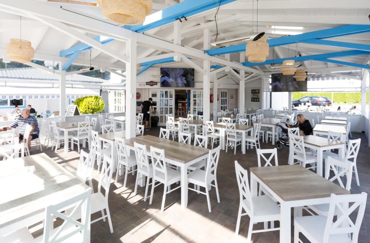 Collins Holiday Ustronie Morskie Extérieur photo